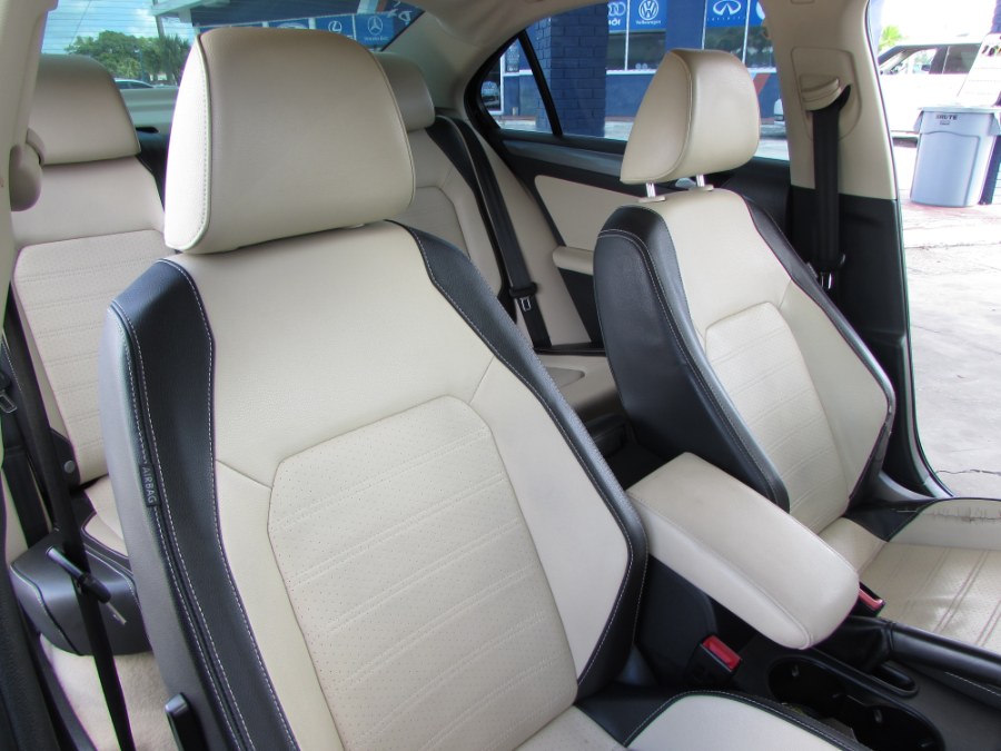 Used Volkswagen Jetta Sedan 4dr Auto SEL w/Nav 2013 | VIP Auto Enterprise, Inc. Orlando, Florida Used Volkswagen Jetta Sedan 4dr Auto SEL w/Nav 2013 | VIP Auto Enterprise, Inc. Orlando, Florida