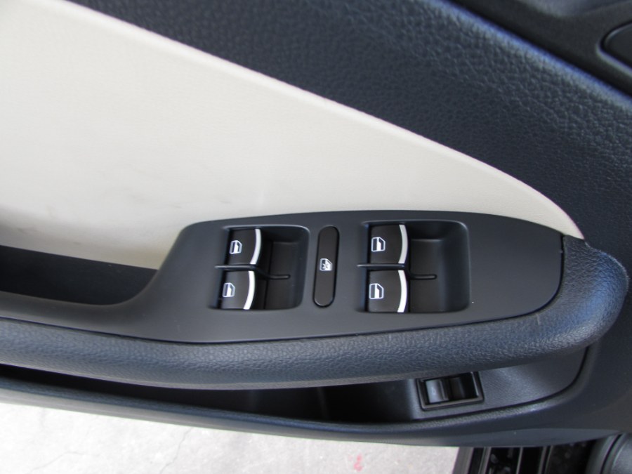 Used Volkswagen Jetta Sedan 4dr Auto SEL w/Nav 2013 | VIP Auto Enterprise, Inc. Orlando, Florida Used Volkswagen Jetta Sedan 4dr Auto SEL w/Nav 2013 | VIP Auto Enterprise, Inc. Orlando, Florida
