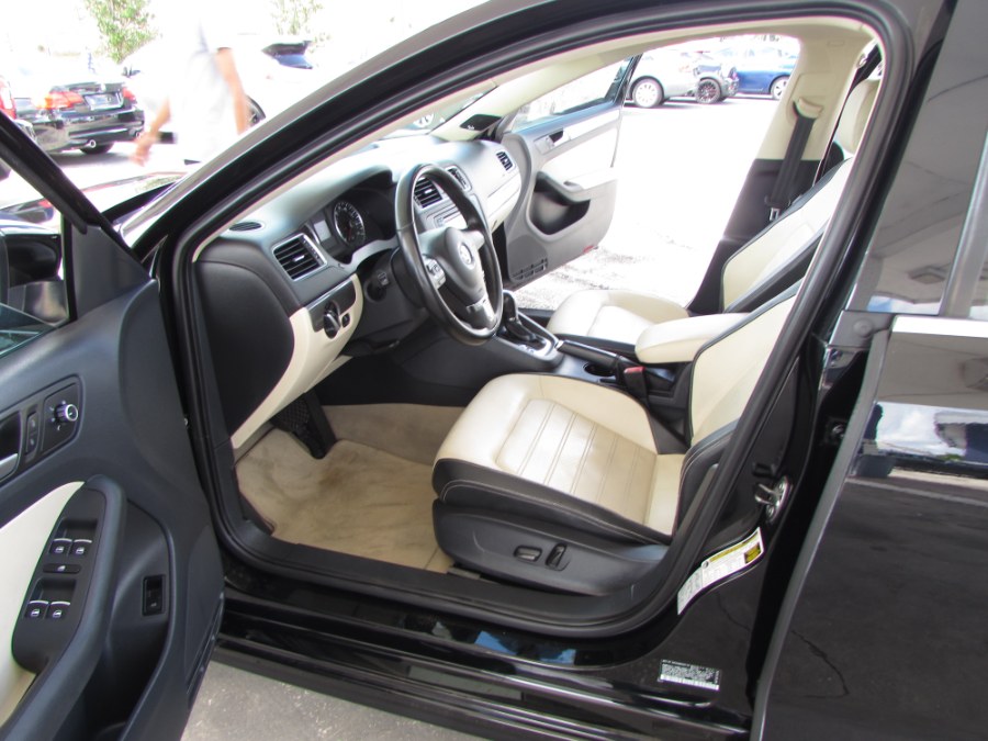 Used Volkswagen Jetta Sedan 4dr Auto SEL w/Nav 2013 | VIP Auto Enterprise, Inc. Orlando, Florida Used Volkswagen Jetta Sedan 4dr Auto SEL w/Nav 2013 | VIP Auto Enterprise, Inc. Orlando, Florida