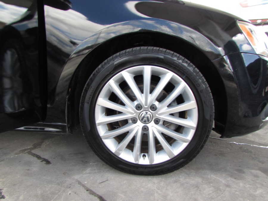 Used Volkswagen Jetta Sedan 4dr Auto SEL w/Nav 2013 | VIP Auto Enterprise, Inc. Orlando, Florida Used Volkswagen Jetta Sedan 4dr Auto SEL w/Nav 2013 | VIP Auto Enterprise, Inc. Orlando, Florida