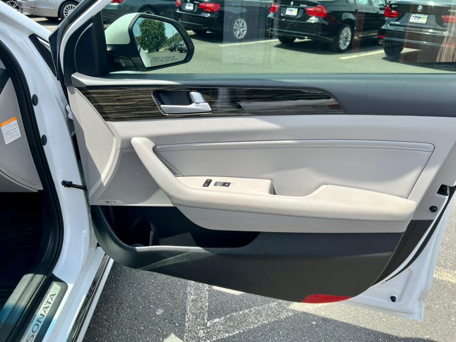 2017 Hyundai Sonata Plug-In Hybrid Limited 2.0L, available for sale in Berlin, Connecticut | Tru Auto Mall. Berlin, Connecticut 2017 Hyundai Sonata Plug-In Hybrid Limited 2.0L, available for sale in Berlin, Connecticut | Tru Auto Mall. Berlin, Connecticut