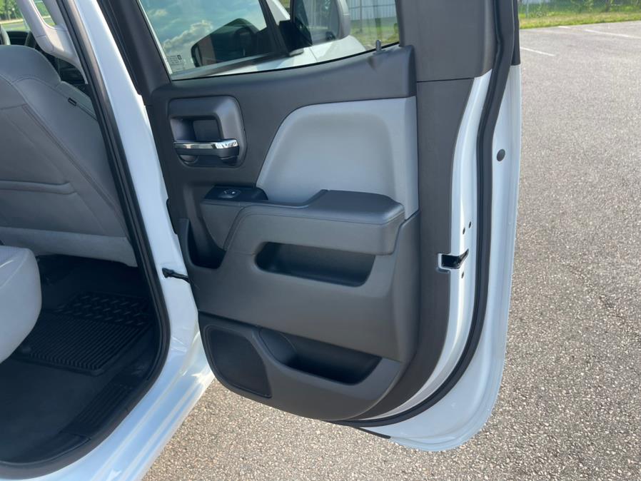 2019 Chevrolet Silverado 1500 LD 4WD Double Cab Custom, available for sale in South Windsor, Connecticut | Mike And Tony Auto Sales, Inc. South Windsor, Connecticut 2019 Chevrolet Silverado 1500 LD 4WD Double Cab Custom, available for sale in South Windsor, Connecticut | Mike And Tony Auto Sales, Inc. South Windsor, Connecticut