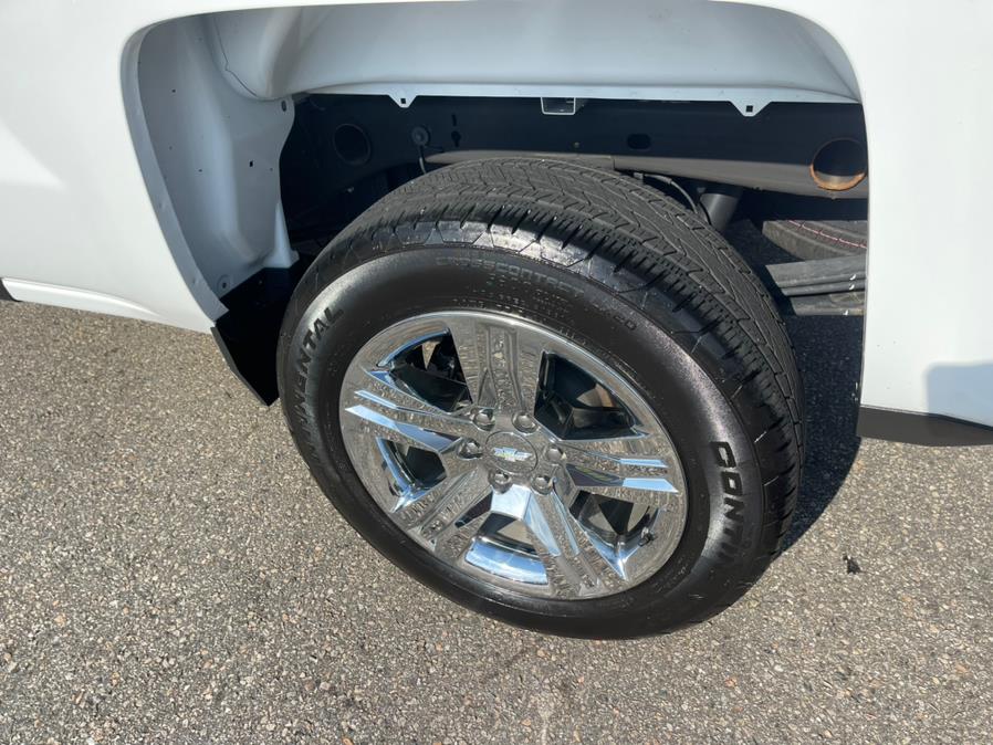 2019 Chevrolet Silverado 1500 LD 4WD Double Cab Custom, available for sale in South Windsor, Connecticut | Mike And Tony Auto Sales, Inc. South Windsor, Connecticut 2019 Chevrolet Silverado 1500 LD 4WD Double Cab Custom, available for sale in South Windsor, Connecticut | Mike And Tony Auto Sales, Inc. South Windsor, Connecticut