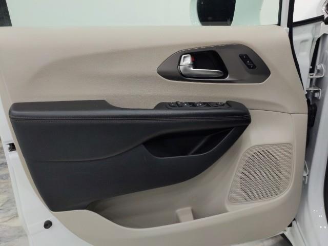 Used Chrysler Pacifica Touring L w/ rearCam 2020 | Car Revolution. Maple Shade, New Jersey Used Chrysler Pacifica Touring L w/ rearCam 2020 | Car Revolution. Maple Shade, New Jersey