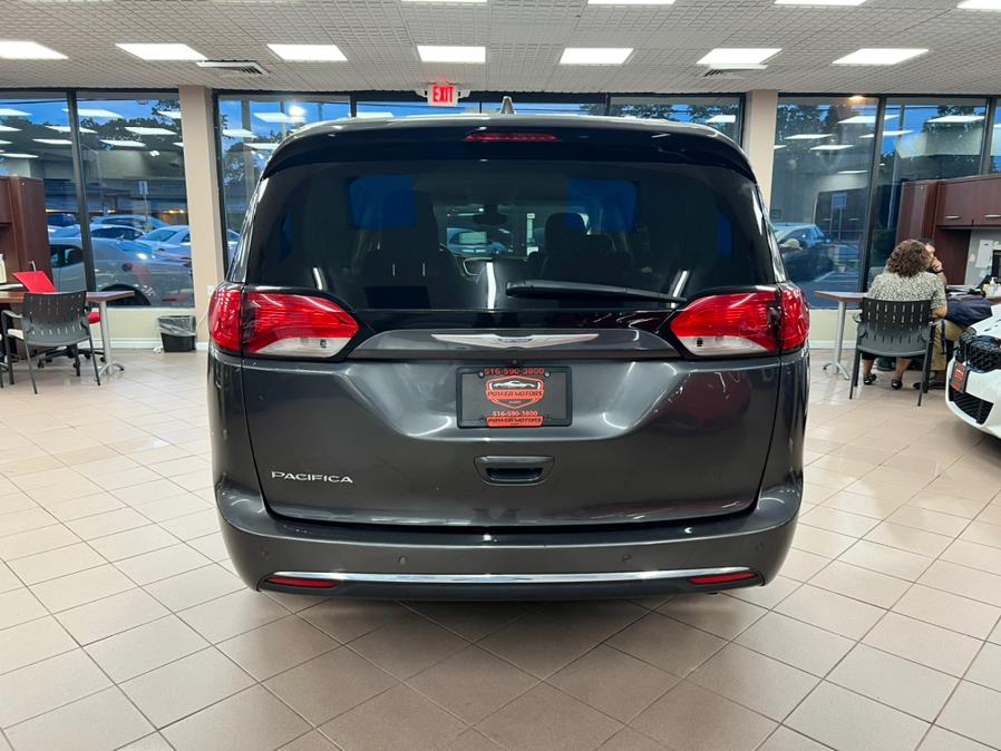 Used Chrysler Pacifica Touring-L FWD 2017 | Power Motors East. Massapequa Park, New York Used Chrysler Pacifica Touring-L FWD 2017 | Power Motors East. Massapequa Park, New York