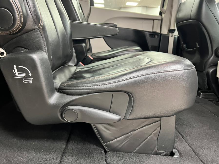 Used Chrysler Pacifica Touring-L FWD 2017 | Power Motors East. Massapequa Park, New York Used Chrysler Pacifica Touring-L FWD 2017 | Power Motors East. Massapequa Park, New York