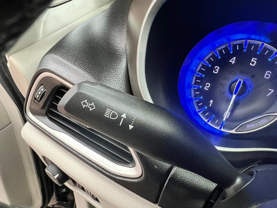 Used Chrysler Pacifica Touring-L FWD 2017 | Power Motors East. Massapequa Park, New York Used Chrysler Pacifica Touring-L FWD 2017 | Power Motors East. Massapequa Park, New York