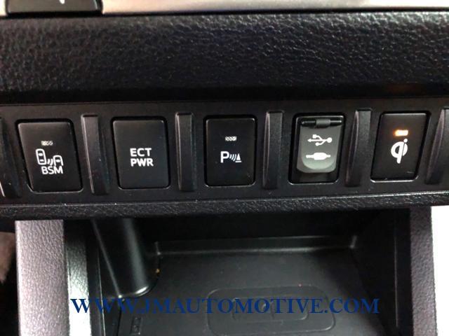 Used Toyota Tacoma 4WD Double Cab V6 AT Limited 2016 | J&M Automotive Sls&Svc LLC. Naugatuck, Connecticut Used Toyota Tacoma 4WD Double Cab V6 AT Limited 2016 | J&M Automotive Sls&Svc LLC. Naugatuck, Connecticut