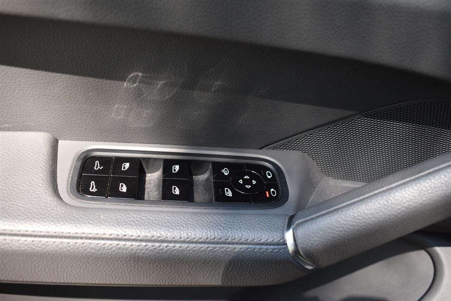 2019 Porsche Cayenne Base AWD 4dr SUV, available for sale in Great Neck, New York | Camy Cars. Great Neck, New York 2019 Porsche Cayenne Base AWD 4dr SUV, available for sale in Great Neck, New York | Camy Cars. Great Neck, New York