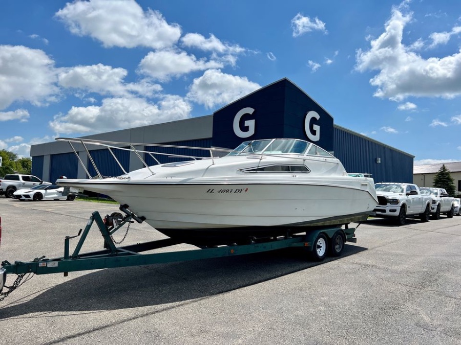 1992 Rinker Fiesta Vee 260, available for sale in Darien, Wisconsin | Geneva Motor Cars. Darien, Wisconsin 1992 Rinker Fiesta Vee 260, available for sale in Darien, Wisconsin | Geneva Motor Cars. Darien, Wisconsin
