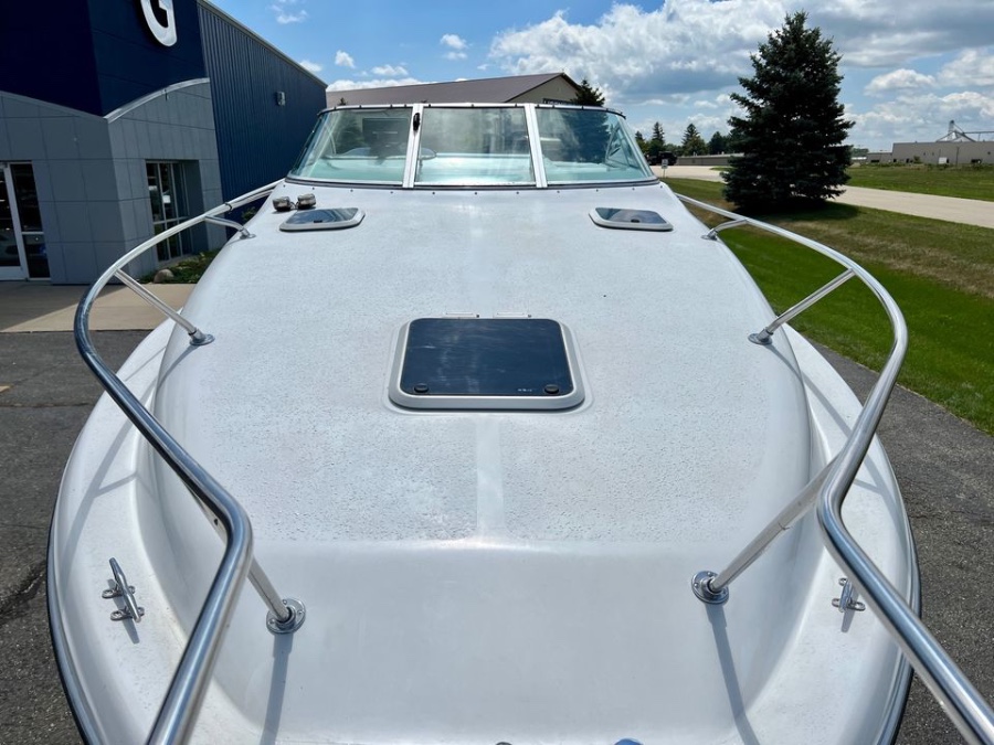 1992 Rinker Fiesta Vee 260, available for sale in Darien, Wisconsin | Geneva Motor Cars. Darien, Wisconsin 1992 Rinker Fiesta Vee 260, available for sale in Darien, Wisconsin | Geneva Motor Cars. Darien, Wisconsin
