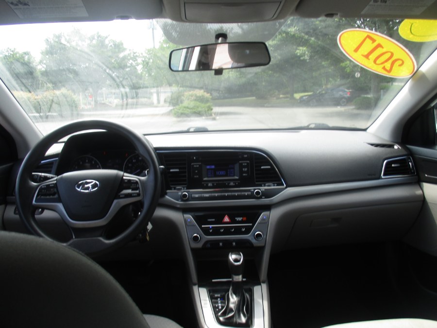 Used Hyundai Elantra SE 2.0L Auto (Alabama) (Disc) *Ltd Avail* 2017 | Universal Motors LLC. New Britain, Connecticut Used Hyundai Elantra SE 2.0L Auto (Alabama) (Disc) *Ltd Avail* 2017 | Universal Motors LLC. New Britain, Connecticut