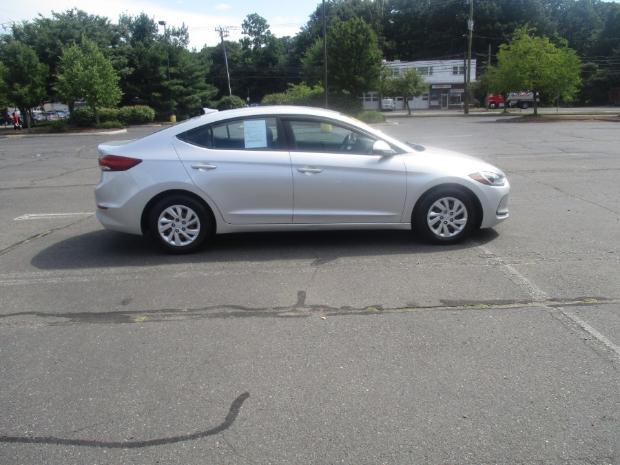 Used Hyundai Elantra SE 2.0L Auto (Alabama) (Disc) *Ltd Avail* 2017 | Universal Motors LLC. New Britain, Connecticut Used Hyundai Elantra SE 2.0L Auto (Alabama) (Disc) *Ltd Avail* 2017 | Universal Motors LLC. New Britain, Connecticut