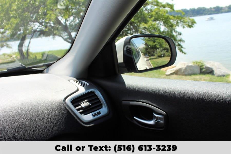 2019 Jeep Compass Latitude 4x4, available for sale in Great Neck, New York | Great Neck Car Buyers & Sellers. Great Neck, New York 2019 Jeep Compass Latitude 4x4, available for sale in Great Neck, New York | Great Neck Car Buyers & Sellers. Great Neck, New York
