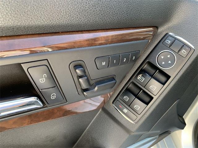 2010 Mercedes-benz Glk GLK 350, available for sale in Stratford, Connecticut | Wiz Leasing Inc. Stratford, Connecticut 2010 Mercedes-benz Glk GLK 350, available for sale in Stratford, Connecticut | Wiz Leasing Inc. Stratford, Connecticut