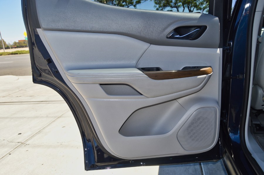 2017 GMC Acadia FWD 4dr SLE w/SLE-2, available for sale in Moreno Valley, California | Fusion Motors Inc. Moreno Valley, California 2017 GMC Acadia FWD 4dr SLE w/SLE-2, available for sale in Moreno Valley, California | Fusion Motors Inc. Moreno Valley, California