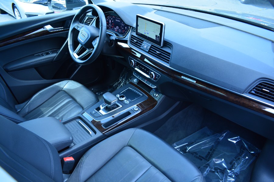 Used Audi Q5 Premium Plus 45 TFSI quattro 2019 | Longmeadow Motor Cars. ENFIELD, Connecticut