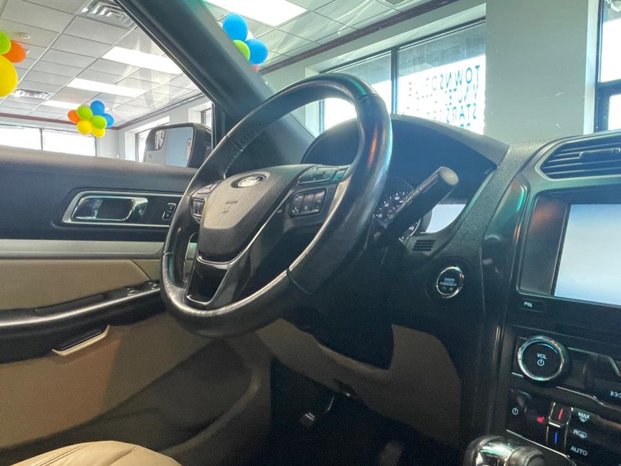 2016 Ford Explorer 4WD 4dr XLT, available for sale in Inwood, New York | 5 Towns Drive. Inwood, New York 2016 Ford Explorer 4WD 4dr XLT, available for sale in Inwood, New York | 5 Towns Drive. Inwood, New York