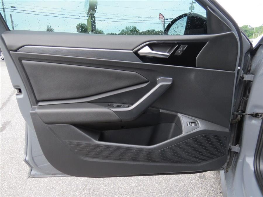 Used Volkswagen Jetta GLI 35th Anniversary Edition 4dr Sedan 7A 2019 | Lake City Exports Inc. Auburn, Maine Used Volkswagen Jetta GLI 35th Anniversary Edition 4dr Sedan 7A 2019 | Lake City Exports Inc. Auburn, Maine