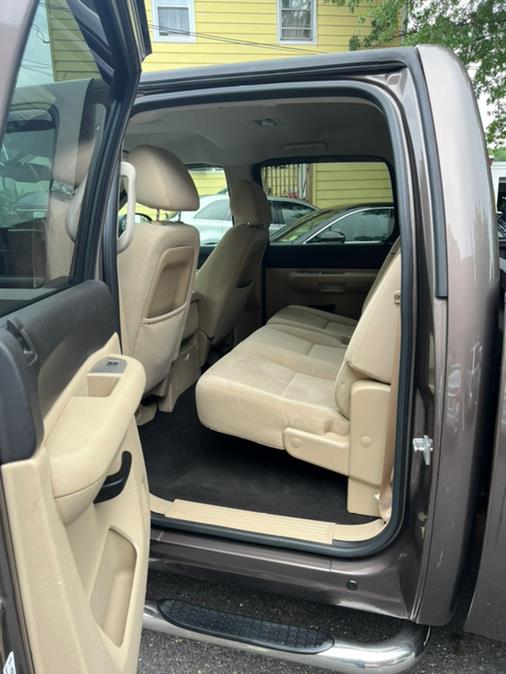 2007 Chevrolet Silverado 1500 4WD Crew Cab 143.5" LT w/2LT, available for sale in Garfield, New Jersey | Mikes Auto Sales LLC. Garfield, New Jersey 2007 Chevrolet Silverado 1500 4WD Crew Cab 143.5" LT w/2LT, available for sale in Garfield, New Jersey | Mikes Auto Sales LLC. Garfield, New Jersey