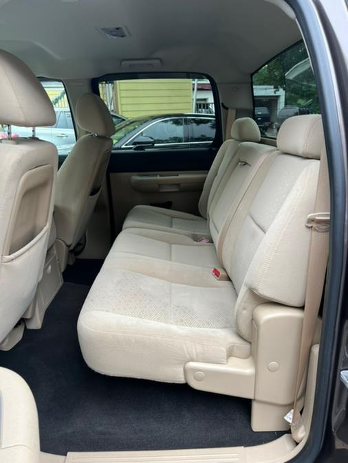2007 Chevrolet Silverado 1500 4WD Crew Cab 143.5" LT w/2LT, available for sale in Garfield, New Jersey | Mikes Auto Sales LLC. Garfield, New Jersey 2007 Chevrolet Silverado 1500 4WD Crew Cab 143.5" LT w/2LT, available for sale in Garfield, New Jersey | Mikes Auto Sales LLC. Garfield, New Jersey