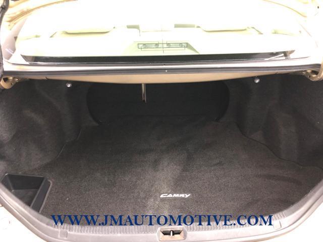 Used Toyota Camry 4dr Sdn I4 Auto LE 2010 | J&M Automotive Sls&Svc LLC. Naugatuck, Connecticut Used Toyota Camry 4dr Sdn I4 Auto LE 2010 | J&M Automotive Sls&Svc LLC. Naugatuck, Connecticut