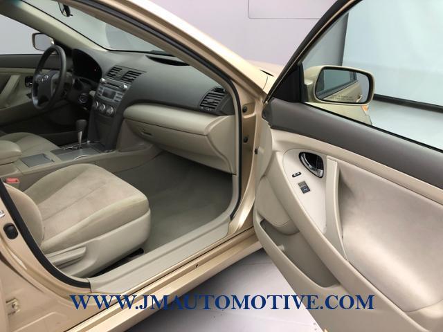 Used Toyota Camry 4dr Sdn I4 Auto LE 2010 | J&M Automotive Sls&Svc LLC. Naugatuck, Connecticut Used Toyota Camry 4dr Sdn I4 Auto LE 2010 | J&M Automotive Sls&Svc LLC. Naugatuck, Connecticut