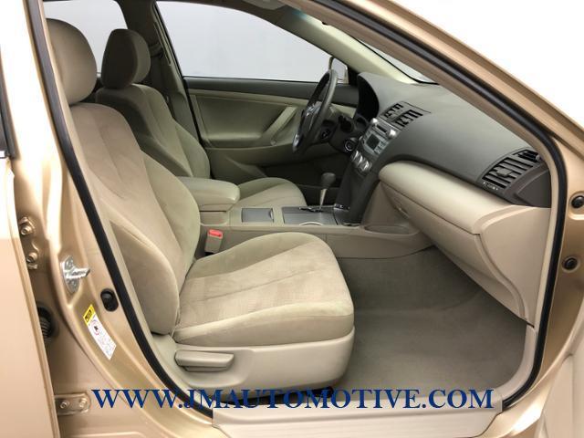 Used Toyota Camry 4dr Sdn I4 Auto LE 2010 | J&M Automotive Sls&Svc LLC. Naugatuck, Connecticut Used Toyota Camry 4dr Sdn I4 Auto LE 2010 | J&M Automotive Sls&Svc LLC. Naugatuck, Connecticut