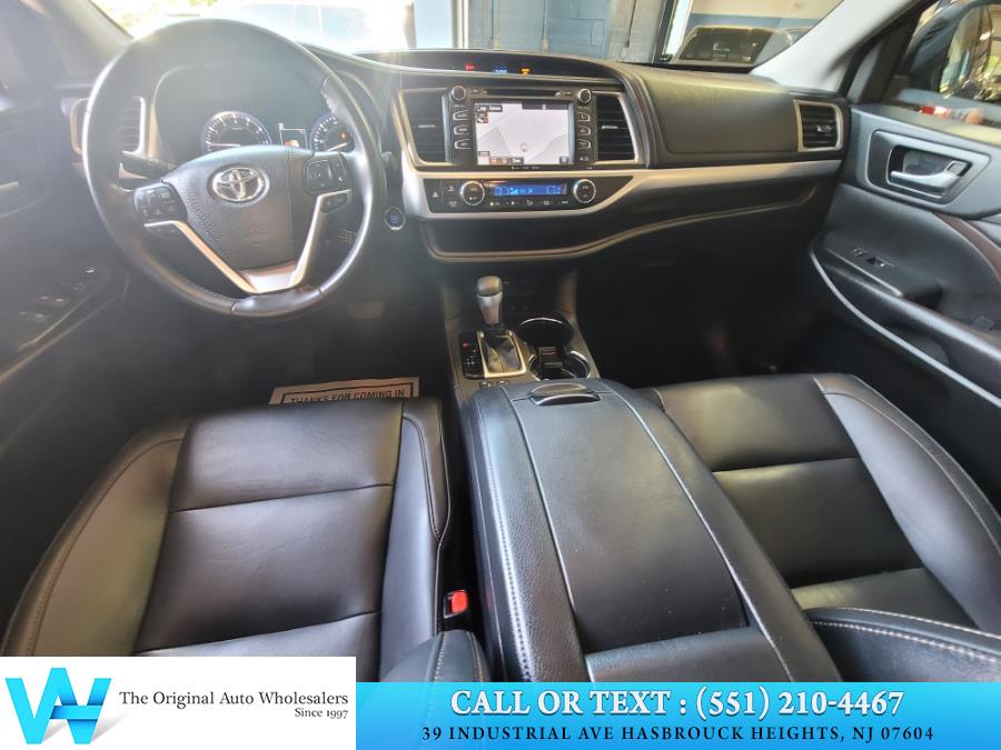 2019 Toyota Highlander XLE V6 AWD (Natl), available for sale in Lodi, New Jersey | AW Auto & Truck Wholesalers, Inc. Lodi, New Jersey 2019 Toyota Highlander XLE V6 AWD (Natl), available for sale in Lodi, New Jersey | AW Auto & Truck Wholesalers, Inc. Lodi, New Jersey