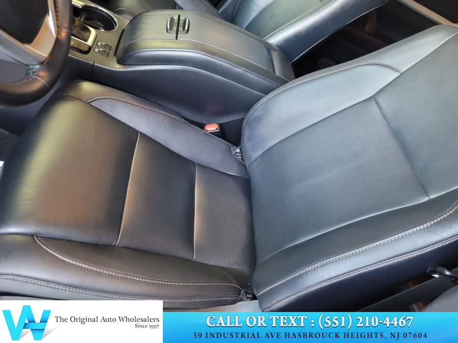 2019 Toyota Highlander XLE V6 AWD (Natl), available for sale in Lodi, New Jersey | AW Auto & Truck Wholesalers, Inc. Lodi, New Jersey 2019 Toyota Highlander XLE V6 AWD (Natl), available for sale in Lodi, New Jersey | AW Auto & Truck Wholesalers, Inc. Lodi, New Jersey