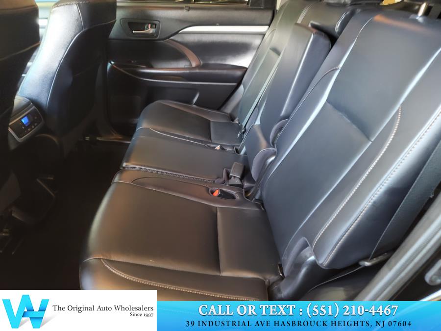 2019 Toyota Highlander XLE V6 AWD (Natl), available for sale in Lodi, New Jersey | AW Auto & Truck Wholesalers, Inc. Lodi, New Jersey 2019 Toyota Highlander XLE V6 AWD (Natl), available for sale in Lodi, New Jersey | AW Auto & Truck Wholesalers, Inc. Lodi, New Jersey