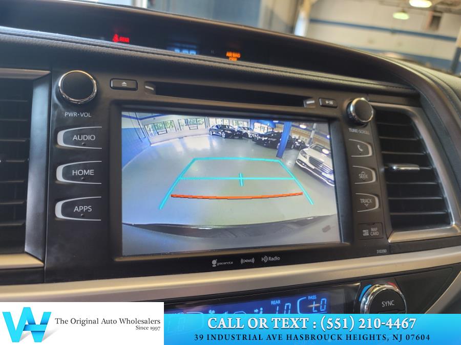 2019 Toyota Highlander XLE V6 AWD (Natl), available for sale in Lodi, New Jersey | AW Auto & Truck Wholesalers, Inc. Lodi, New Jersey 2019 Toyota Highlander XLE V6 AWD (Natl), available for sale in Lodi, New Jersey | AW Auto & Truck Wholesalers, Inc. Lodi, New Jersey