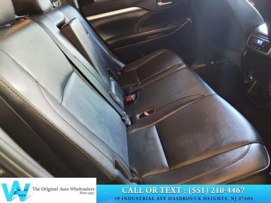 2019 Toyota Highlander XLE V6 AWD (Natl), available for sale in Lodi, New Jersey | AW Auto & Truck Wholesalers, Inc. Lodi, New Jersey 2019 Toyota Highlander XLE V6 AWD (Natl), available for sale in Lodi, New Jersey | AW Auto & Truck Wholesalers, Inc. Lodi, New Jersey
