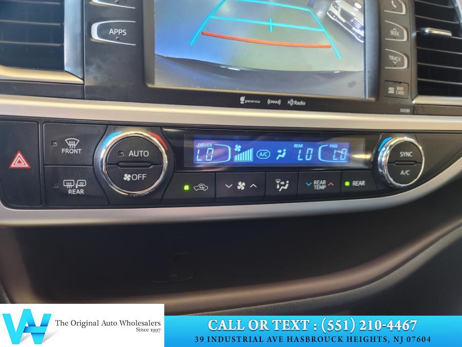 2019 Toyota Highlander XLE V6 AWD (Natl), available for sale in Lodi, New Jersey | AW Auto & Truck Wholesalers, Inc. Lodi, New Jersey 2019 Toyota Highlander XLE V6 AWD (Natl), available for sale in Lodi, New Jersey | AW Auto & Truck Wholesalers, Inc. Lodi, New Jersey