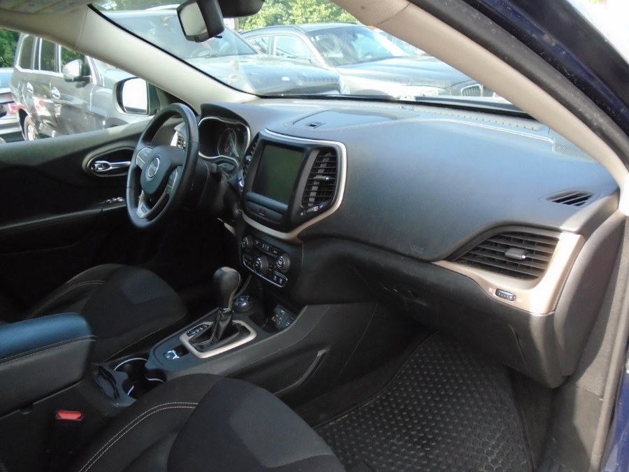 2015 Jeep Cherokee 4WD 4dr Latitude, available for sale in Waterbury, Connecticut | Jim Juliani Motors. Waterbury, Connecticut 2015 Jeep Cherokee 4WD 4dr Latitude, available for sale in Waterbury, Connecticut | Jim Juliani Motors. Waterbury, Connecticut