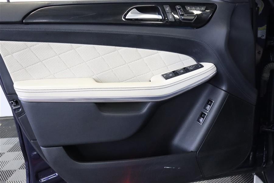 2014 Mercedes-benz Gl 550 4MATIC, available for sale in Paterson, New Jersey | Fast Track Motors. Paterson, New Jersey 2014 Mercedes-benz Gl 550 4MATIC, available for sale in Paterson, New Jersey | Fast Track Motors. Paterson, New Jersey