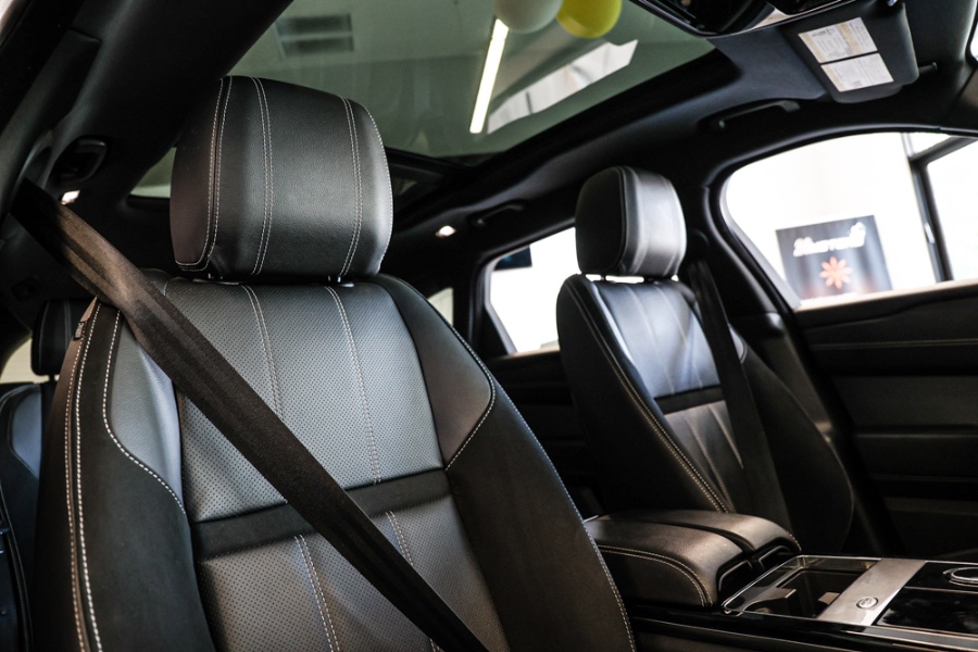 2018 Land Rover Range Rover Velar P380 R-Dynamic SE, available for sale in ELMONT, New York | 26 Motors Long Island. ELMONT, New York 2018 Land Rover Range Rover Velar P380 R-Dynamic SE, available for sale in ELMONT, New York | 26 Motors Long Island. ELMONT, New York