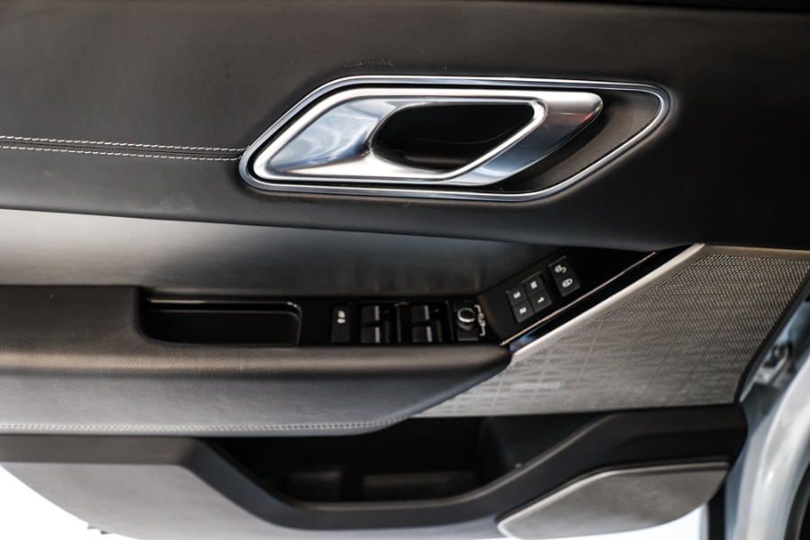 2018 Land Rover Range Rover Velar P380 R-Dynamic SE, available for sale in ELMONT, New York | 26 Motors Long Island. ELMONT, New York 2018 Land Rover Range Rover Velar P380 R-Dynamic SE, available for sale in ELMONT, New York | 26 Motors Long Island. ELMONT, New York