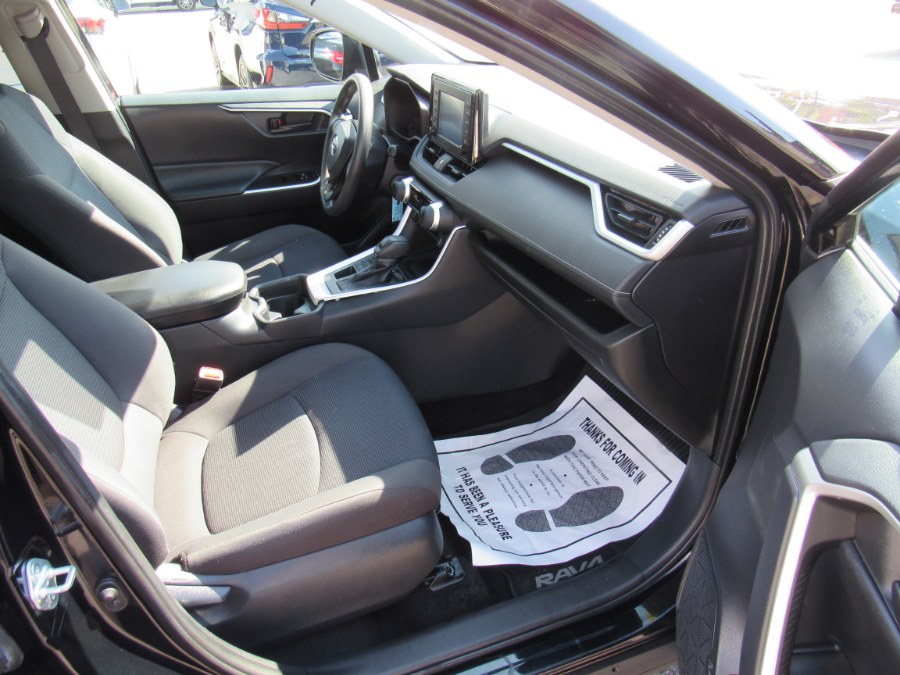 Used Toyota RAV4 LE 2019 | Hilario's Auto Sales Inc.. Worcester, Massachusetts Used Toyota RAV4 LE 2019 | Hilario's Auto Sales Inc.. Worcester, Massachusetts