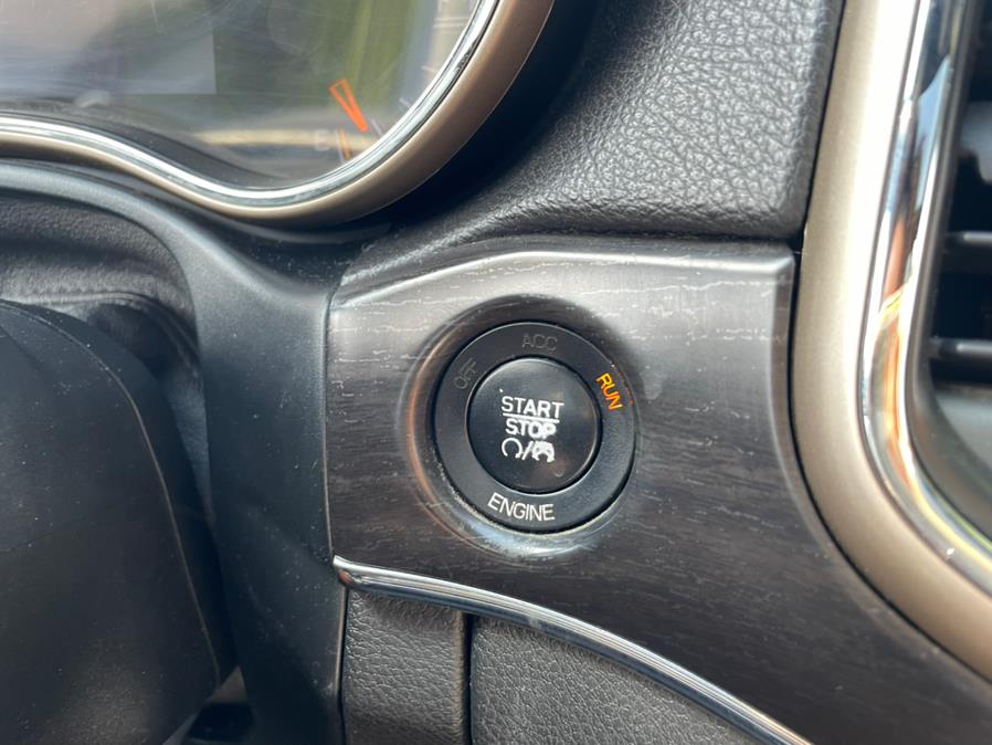2014 Jeep Grand Cherokee Limited. CLEAN CARFAX!, available for sale in Elmont, New York | Sunrise of Elmont. Elmont, New York 2014 Jeep Grand Cherokee Limited. CLEAN CARFAX!, available for sale in Elmont, New York | Sunrise of Elmont. Elmont, New York