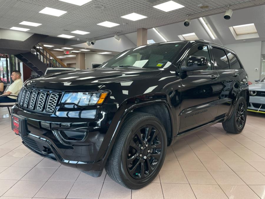 Used Jeep Grand Cherokee ALTITUDE 4x4 2019 | Power Motors East. Massapequa Park, New York Used Jeep Grand Cherokee ALTITUDE 4x4 2019 | Power Motors East. Massapequa Park, New York