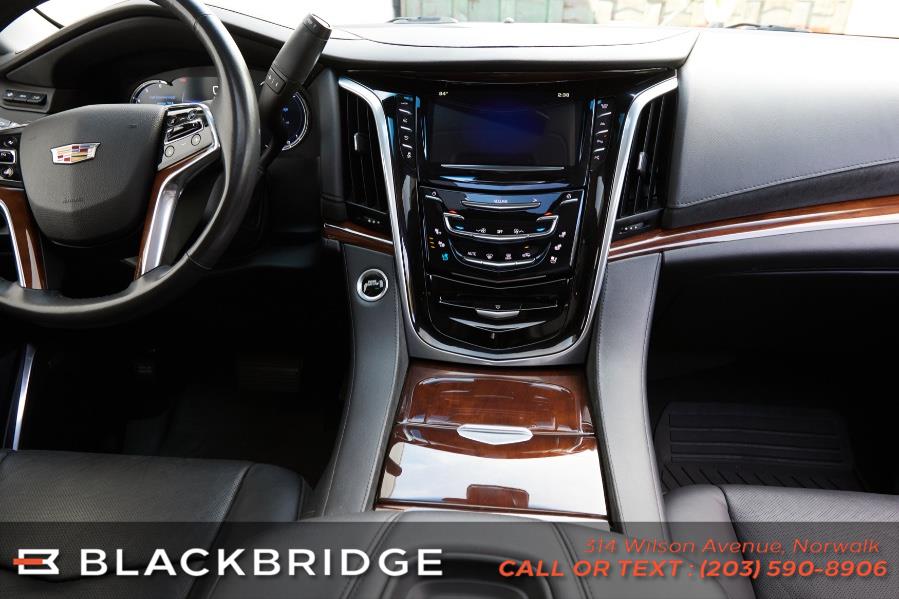2019 Cadillac Escalade 4WD 4dr Luxury, available for sale in Norwalk, Connecticut | Black Bridge Motors, LLC. Norwalk, Connecticut 2019 Cadillac Escalade 4WD 4dr Luxury, available for sale in Norwalk, Connecticut | Black Bridge Motors, LLC. Norwalk, Connecticut