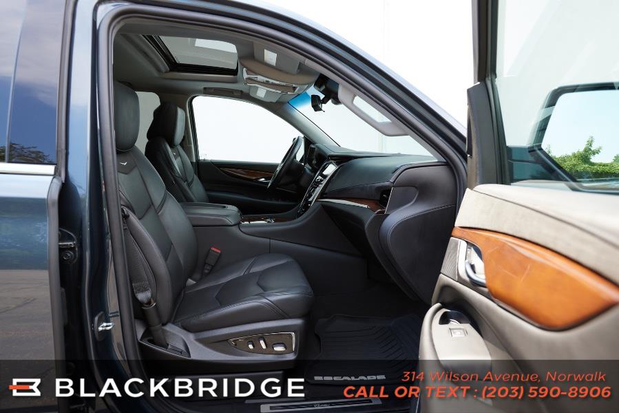 2019 Cadillac Escalade 4WD 4dr Luxury, available for sale in Norwalk, Connecticut | Black Bridge Motors, LLC. Norwalk, Connecticut 2019 Cadillac Escalade 4WD 4dr Luxury, available for sale in Norwalk, Connecticut | Black Bridge Motors, LLC. Norwalk, Connecticut