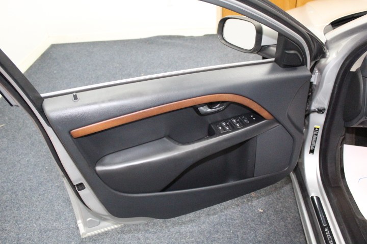 2009 Volvo S80 4dr Sdn I6 Turbo AWD, available for sale in Plainville, Connecticut | New England Auto Sales LLC. Plainville, Connecticut 2009 Volvo S80 4dr Sdn I6 Turbo AWD, available for sale in Plainville, Connecticut | New England Auto Sales LLC. Plainville, Connecticut