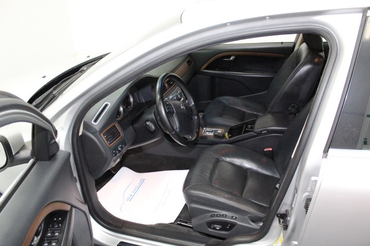 2009 Volvo S80 4dr Sdn I6 Turbo AWD, available for sale in Plainville, Connecticut | New England Auto Sales LLC. Plainville, Connecticut 2009 Volvo S80 4dr Sdn I6 Turbo AWD, available for sale in Plainville, Connecticut | New England Auto Sales LLC. Plainville, Connecticut