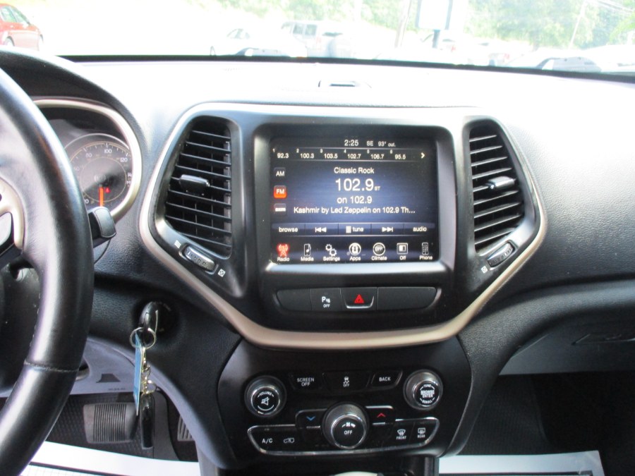 Used Jeep Cherokee 4WD 4dr Altitude *Ltd Avail* 2016 | Cos Central Auto. Meriden, Connecticut Used Jeep Cherokee 4WD 4dr Altitude *Ltd Avail* 2016 | Cos Central Auto. Meriden, Connecticut