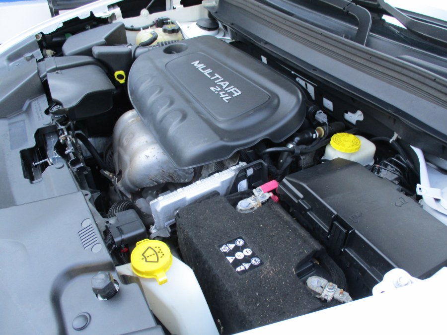 Used Jeep Cherokee 4WD 4dr Altitude *Ltd Avail* 2016 | Cos Central Auto. Meriden, Connecticut Used Jeep Cherokee 4WD 4dr Altitude *Ltd Avail* 2016 | Cos Central Auto. Meriden, Connecticut