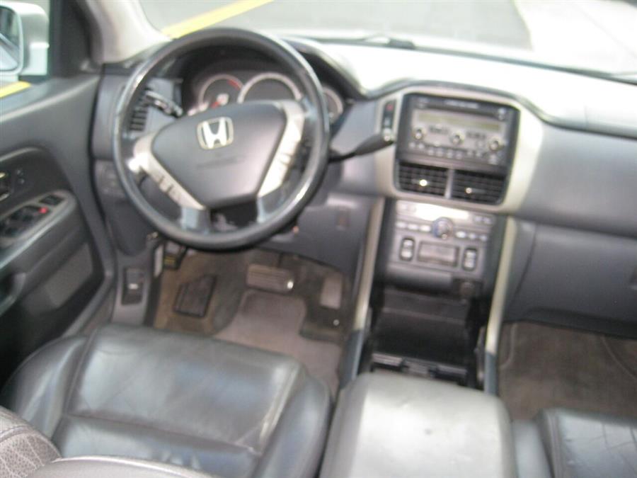 2006 Honda Pilot EX L 4dr SUV 4WD, available for sale in Massapequa, New York | Rite Choice Auto Inc.. Massapequa, New York 2006 Honda Pilot EX L 4dr SUV 4WD, available for sale in Massapequa, New York | Rite Choice Auto Inc.. Massapequa, New York