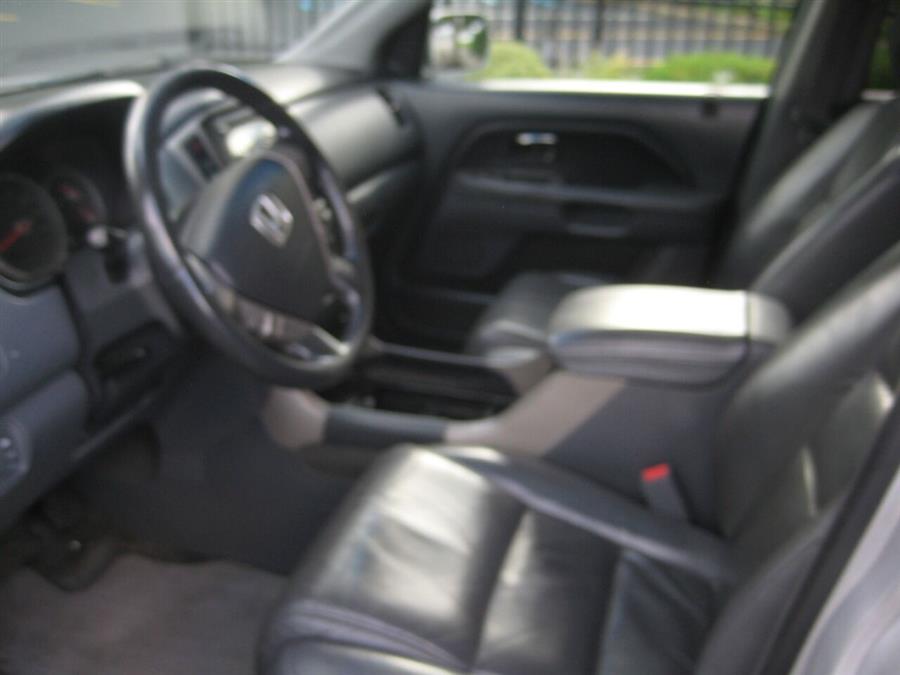 2006 Honda Pilot EX L 4dr SUV 4WD, available for sale in Massapequa, New York | Rite Choice Auto Inc.. Massapequa, New York 2006 Honda Pilot EX L 4dr SUV 4WD, available for sale in Massapequa, New York | Rite Choice Auto Inc.. Massapequa, New York