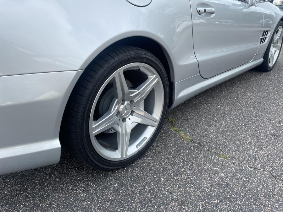 2009 Mercedes-Benz SL-Class 2dr Roadster 5.5L V8, available for sale in Plainview , New York | Ace Motor Sports Inc. Plainview , New York 2009 Mercedes-Benz SL-Class 2dr Roadster 5.5L V8, available for sale in Plainview , New York | Ace Motor Sports Inc. Plainview , New York
